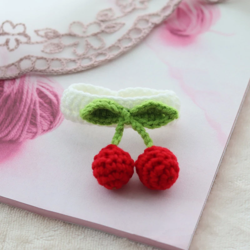 

Dog Necklace with Cherry Sweet Woolen Cat Collar White Crochet Pet Scarf for Kittens Cute Puppy Accessories
