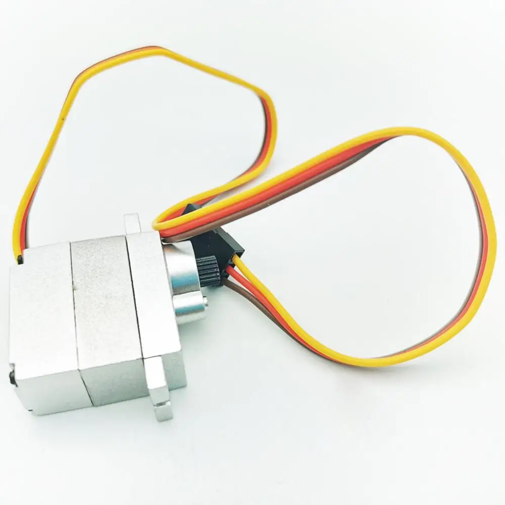 сервопривод с металлическо