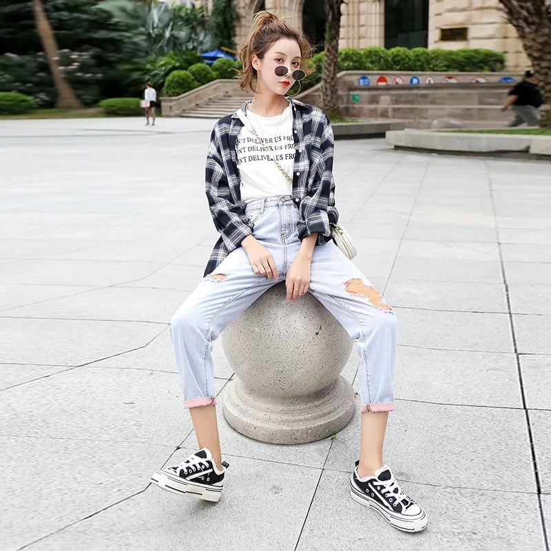 

#3183 Casual Pencil Jeans Women Light Blue Ripped Jeans For Women With Holes Casual Retro Distressed Denim Jeans Ankle-length