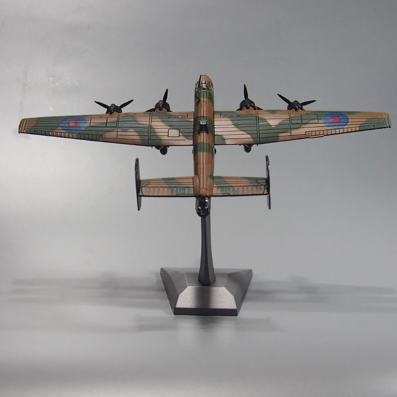 Модель литая самолета 1/44 Halifax модель британского военного времен Второй мировой