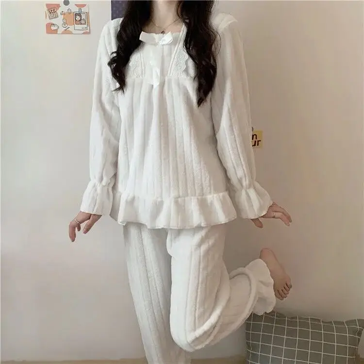 Coral Velvet Autumn and Winter Pajamas Women's New Thickened Plush Two-piece Suit Sweet Princess Style Flannel Home Clothes