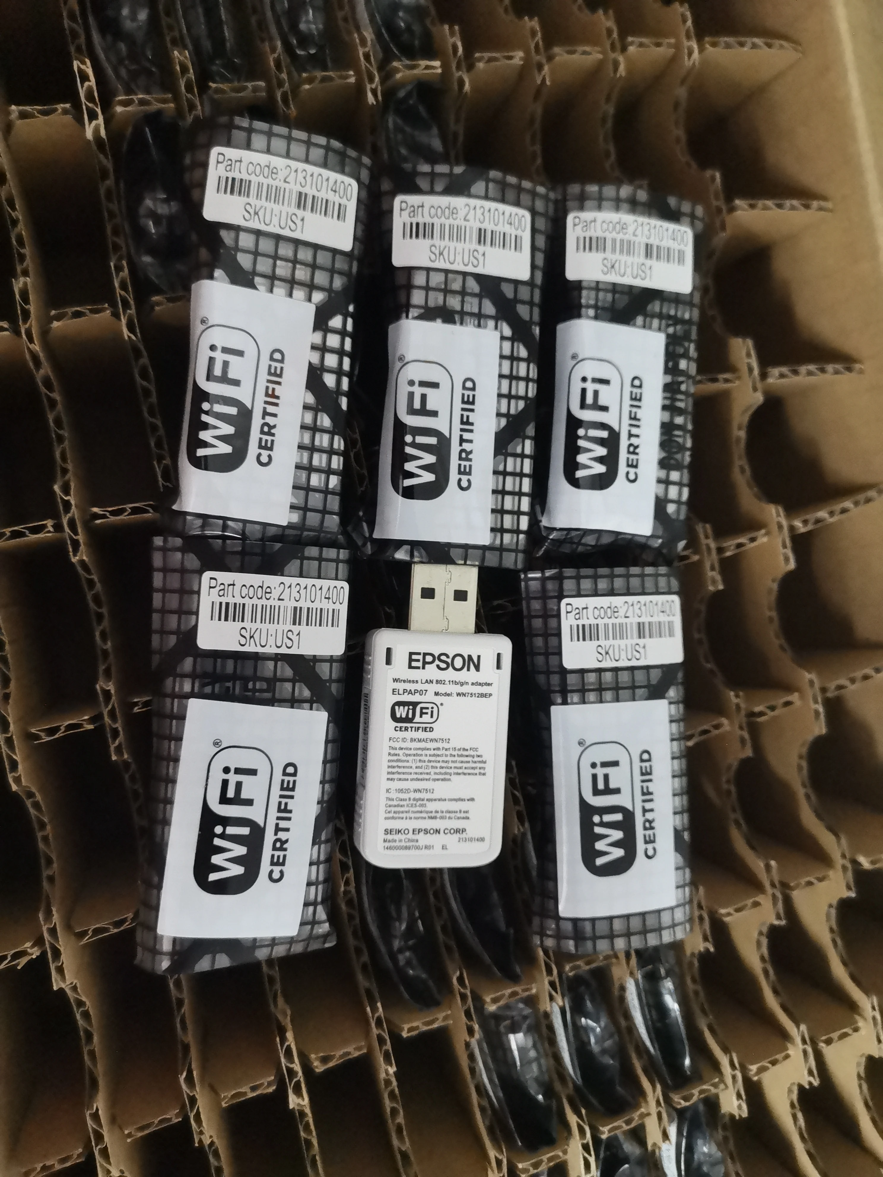 Беспроводной адаптер ELPAP07 для проекторов EPSON беспроводной Wi Fi USB LAN 802.11b/G/N