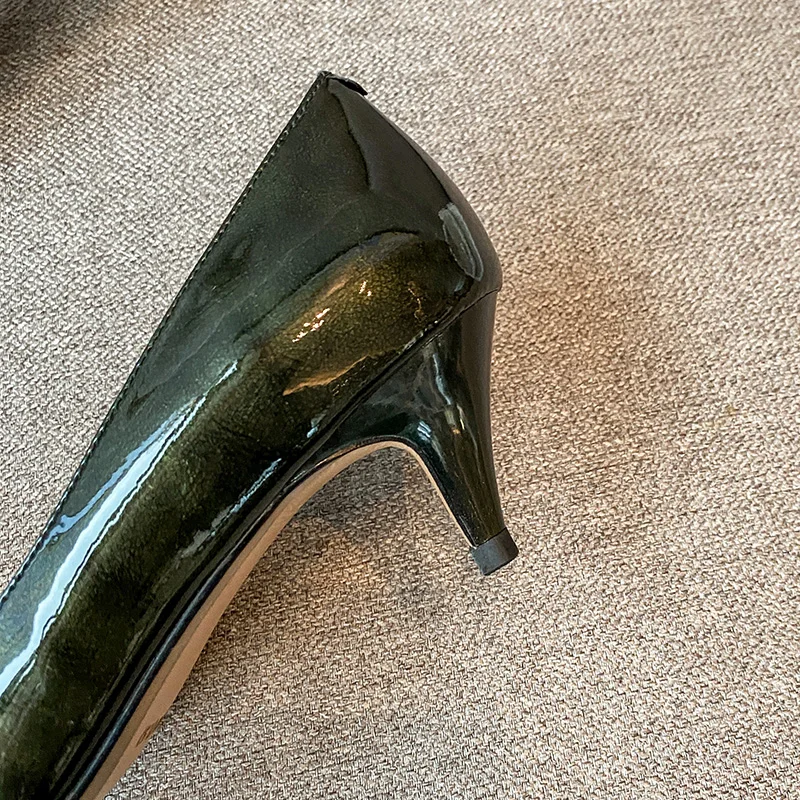 

2021 New Designer Shoes Women Heels Pointed Toe Patent Leather Heels Grey Party Shoes Women Wedding Shoes