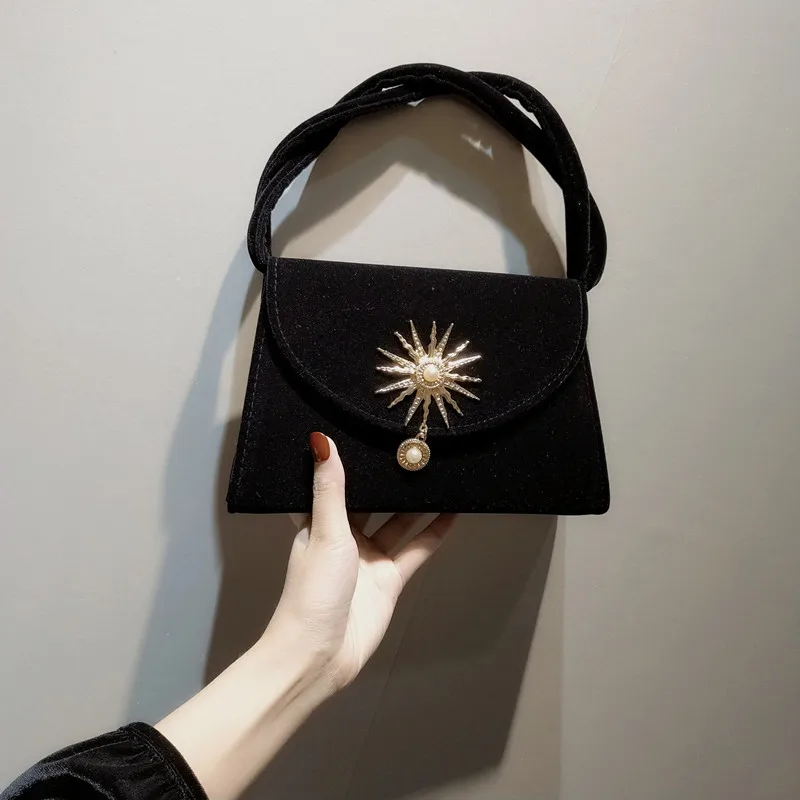 

Luxury Designer Retro Party Flap Bags Small Velvet Handbags Women Metal Pearl Leather Shoulder Bag Lady Vintage Crossbody Bag