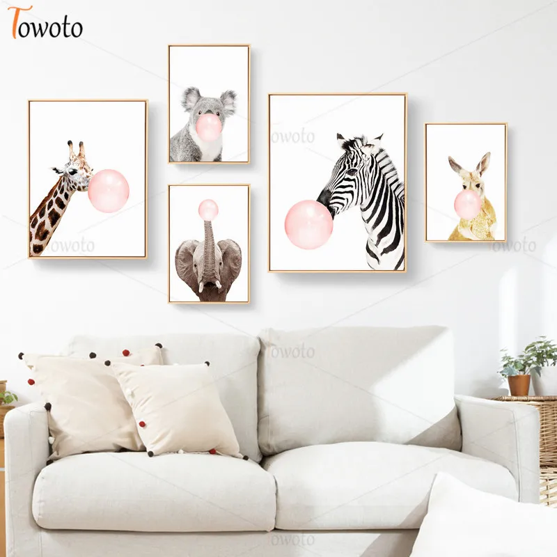 Картина для детской стены с изображением животных розового цвета жирафа кенгуру