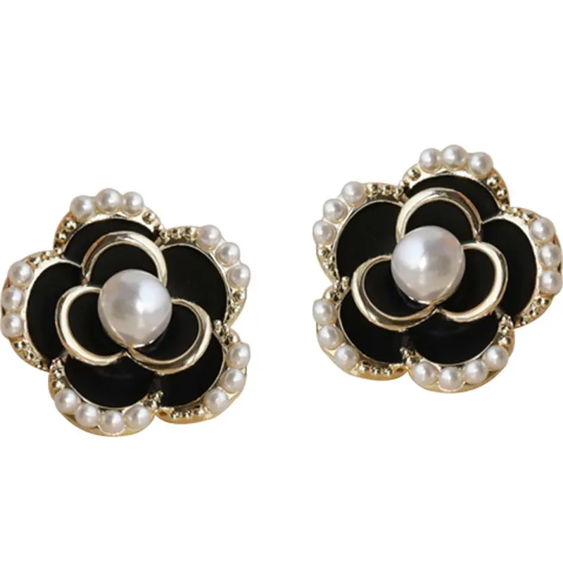 

2021 South Korea New Exquisite Retro Metal Camellia Pearl Earrings Temperament Simple Versatile Earrings Female Jewelry