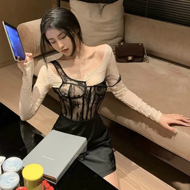 

Sexy Lace Blouse and Tops Women 2021 Spring Long Sleeve Party Sexy Shirts Female Fake Two Piece Korean Style Fashion Top Ladies