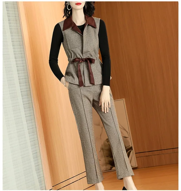Женский офисный брючный костюм элегантный деловой из трех предметов одежда для
