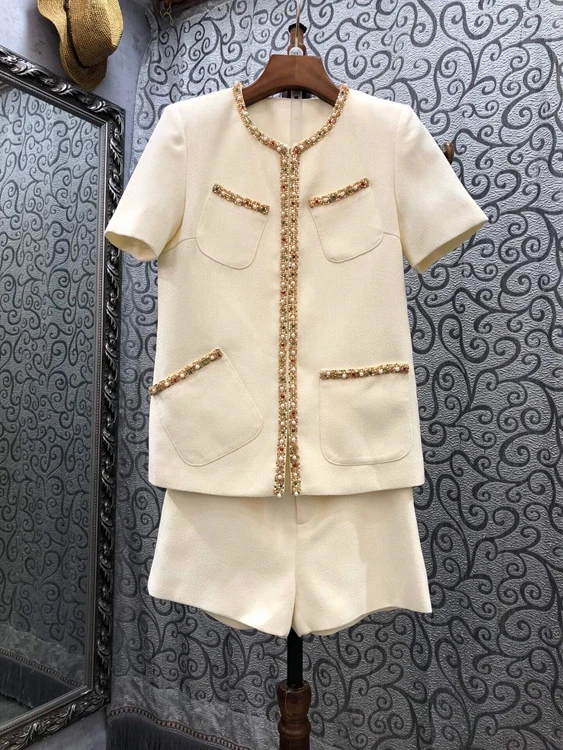 

Новинка 2021, Модный женский комплект из топа с круглым вырезом, с бисером и цветными застежками, с коротким рукавом и шорт, 721