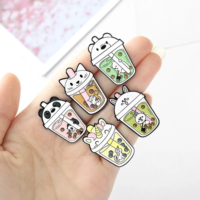 

Creative Cute Bear Animal Shape Brooch Backpack Badge Milk Tea Pet Brooch Pearl Milk Tea Brooch Fashion Funny Enamel Pins