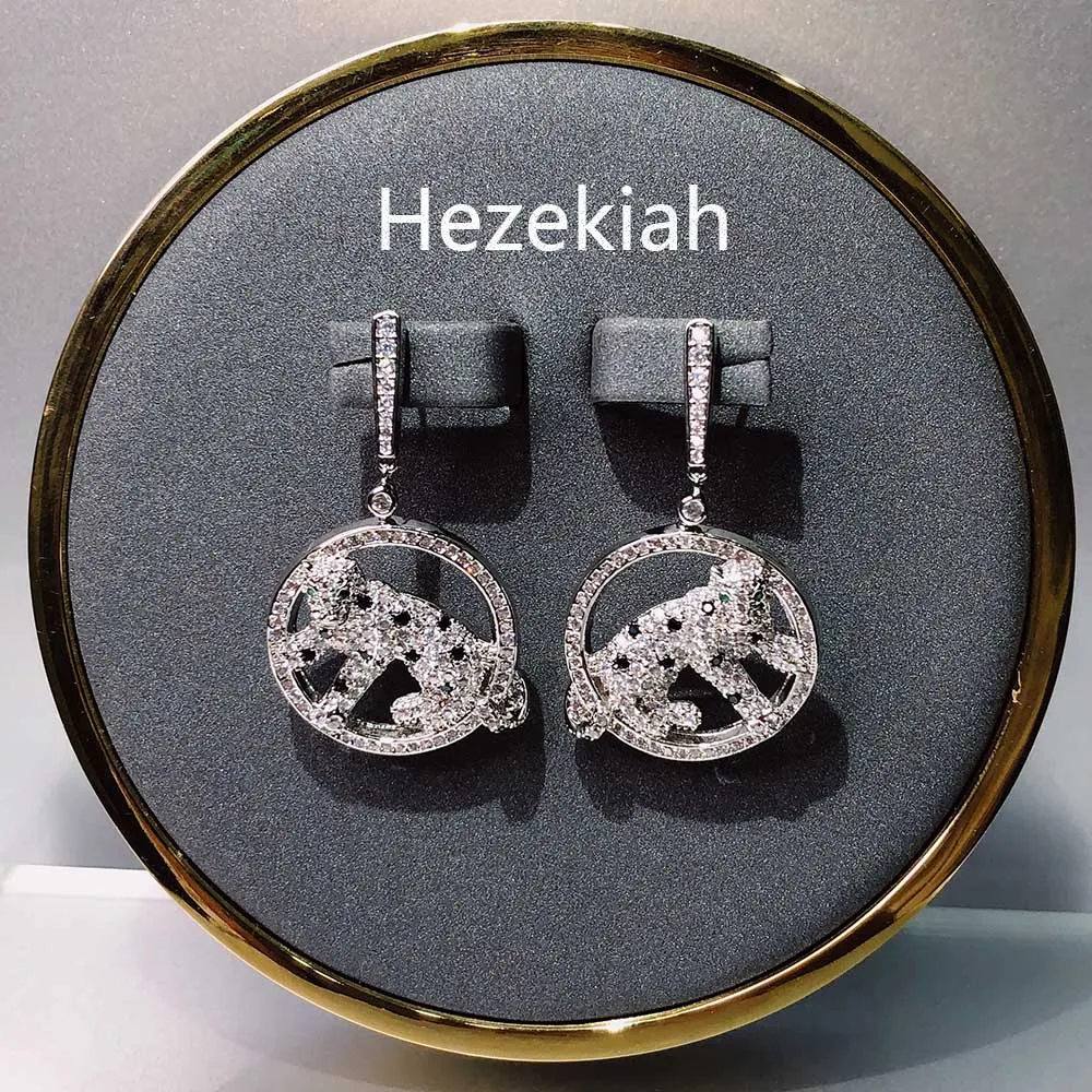 

Hezekiah needle Leopard Earrings Leopard ear studs Individual aggressive fashion ladies ear studs High-end quality