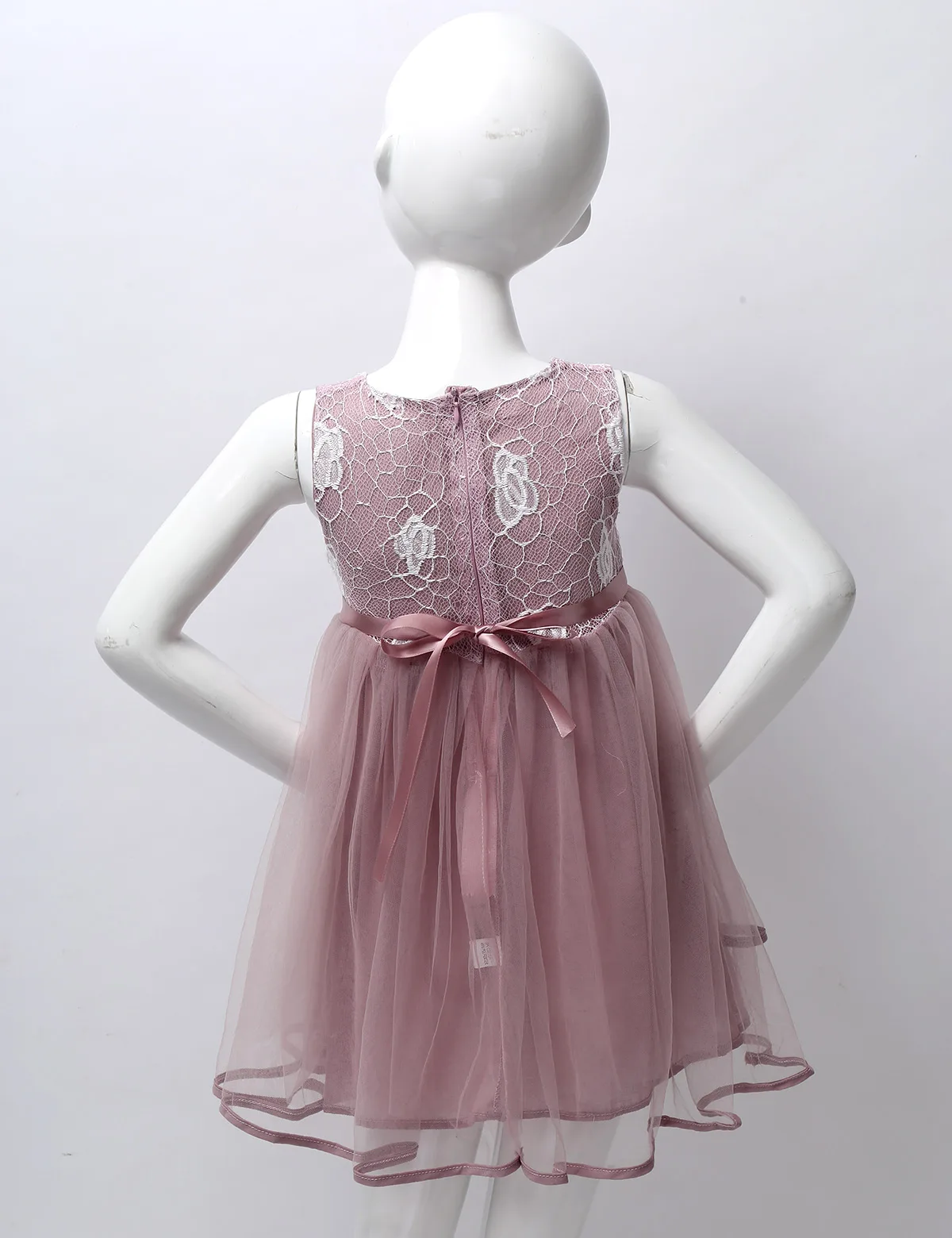 Детское кружевное платье без рукавов с цветочным принтом |