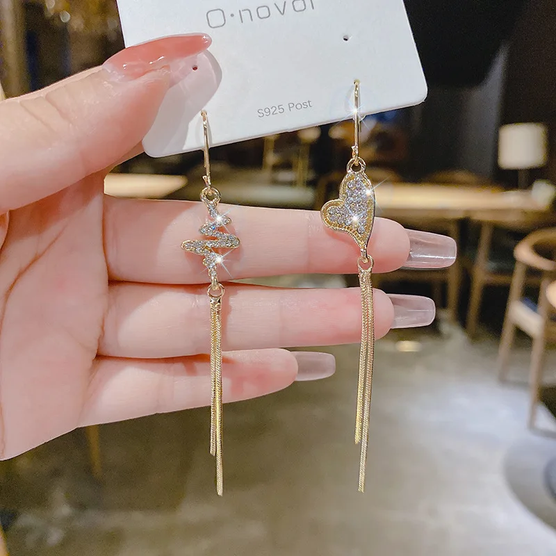 

2021 New Korean Style Love Auspicious Clouds Long Tassels Crystal Earrings For Women Asymmetrical Delicate Earring Jewelry