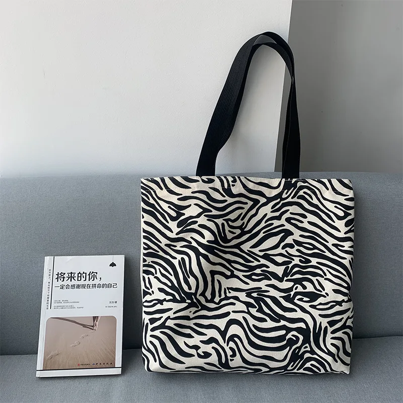 

Fashion Women's Hip-Hop Canvas Shoulder Bag Large Capacity Shopping Bag School Bag Travel Leisure Handbag