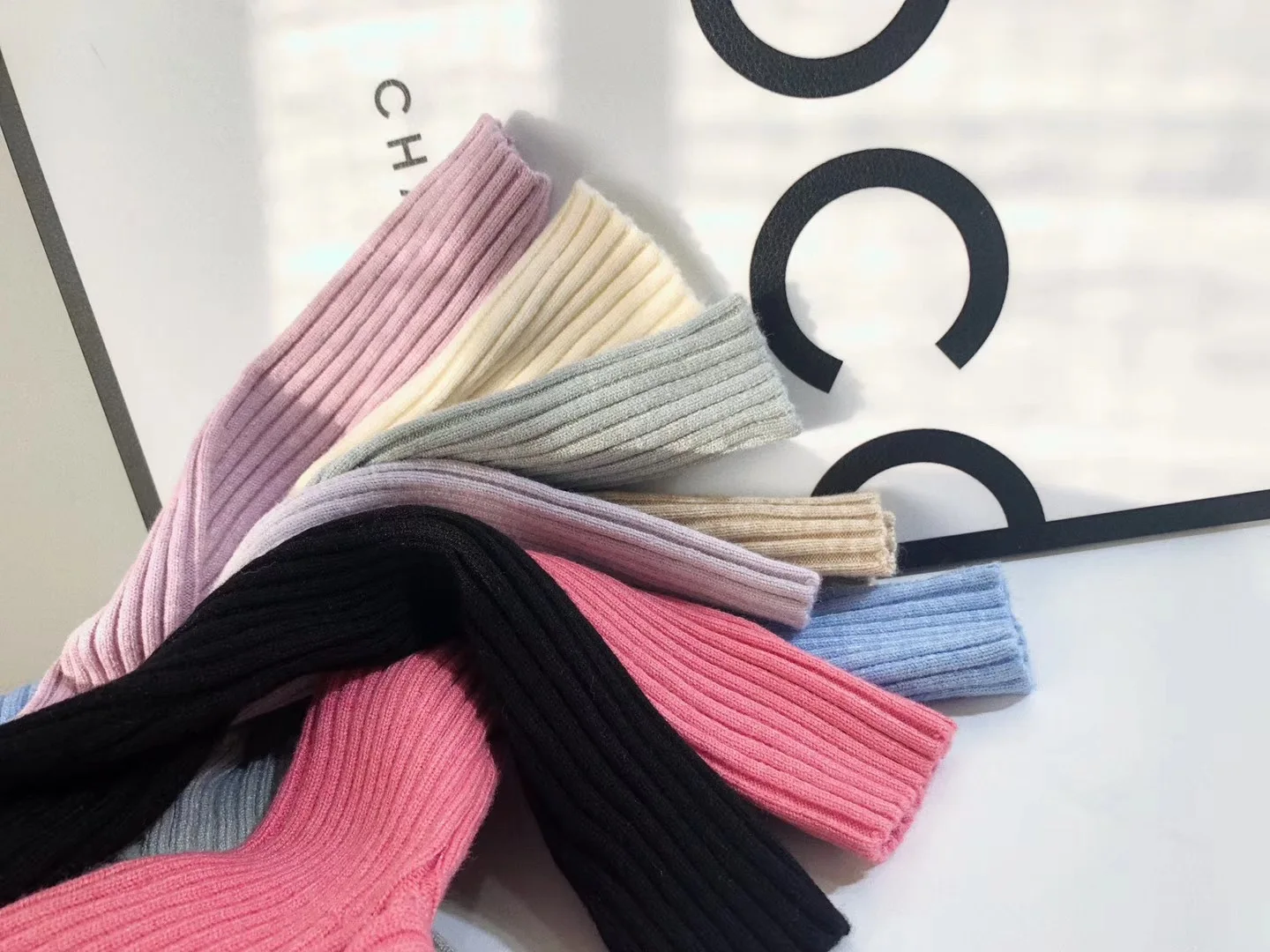 Свитер в рубчик для девочек и мальчиков однотонный трикотажный свитер ярких