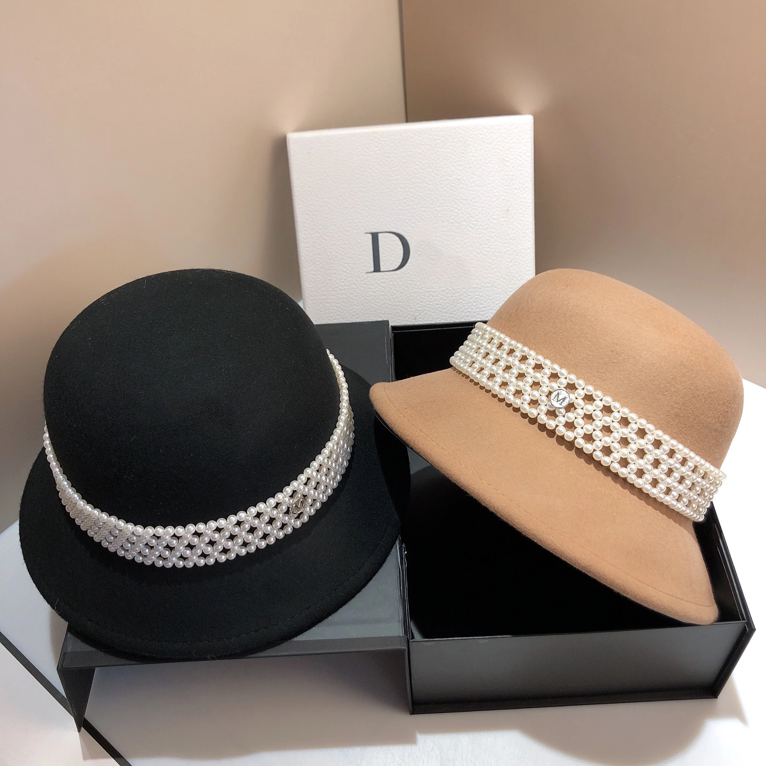 

French autumn and winter wool basin hat fashion small fragrance wind hand-woven pearl top hat Korean elegant ladies woolen hat