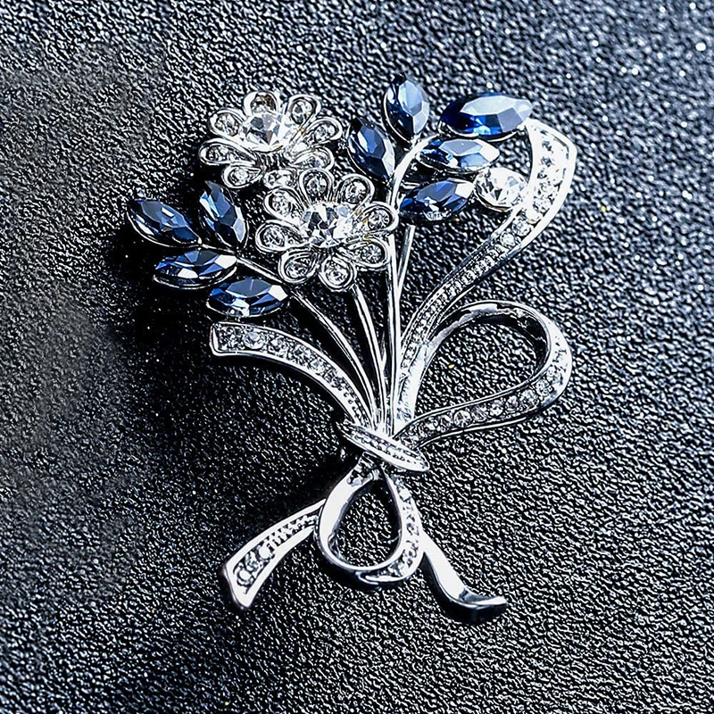 

Women's High-grade Alloy Flower Brooch With Crystal Inlaid All-match Shawl Buckle Corsage Cardigan Pin Clothing