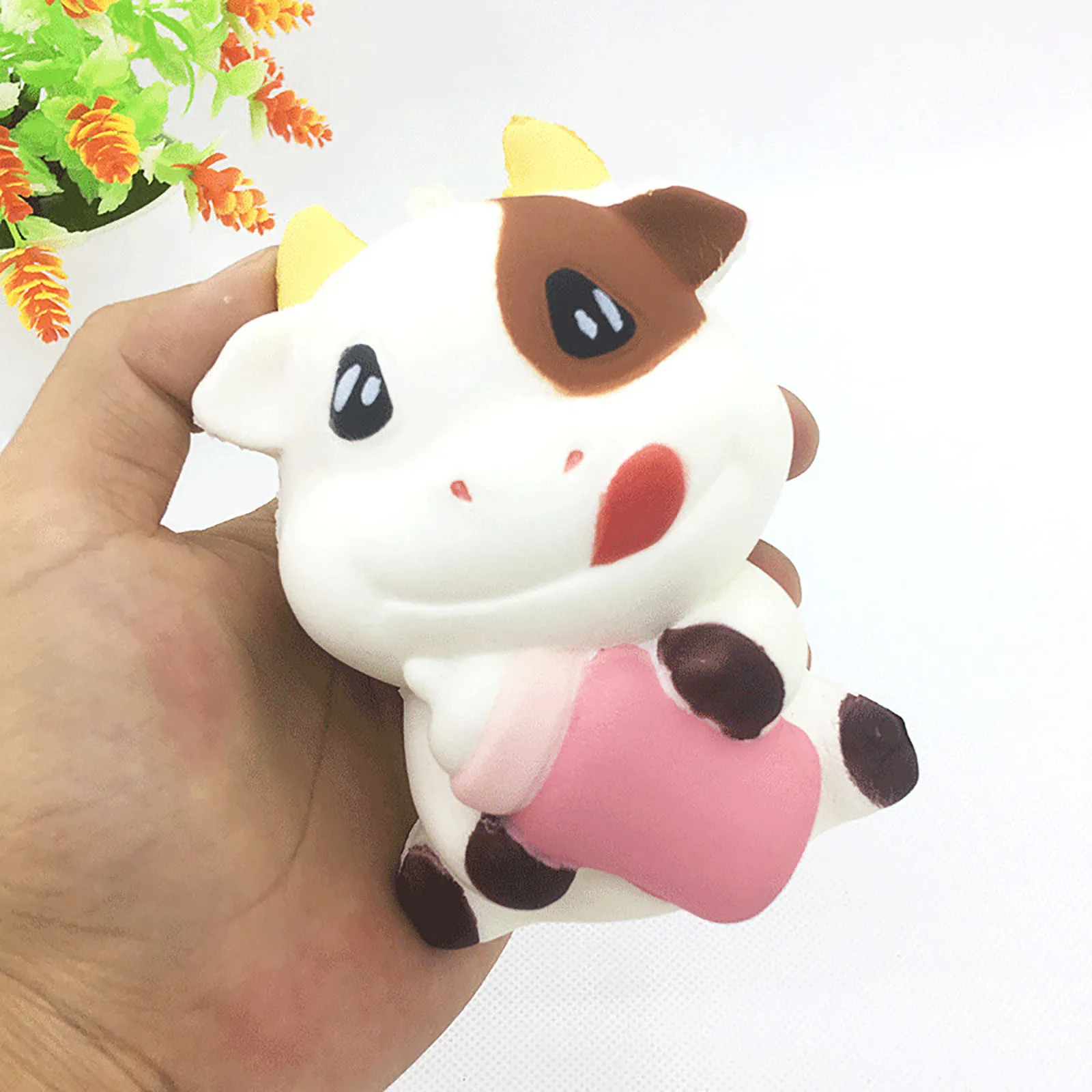 

Adorable Cartoon Cow Charm Slow Rising Pressure Stress Reliever Hobbies Toys Squishy Kawaii Adult Children Decompres Fidget Toys