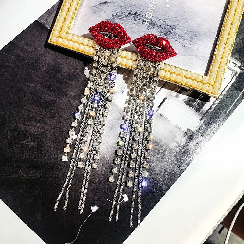 Европейские и американские модные преувеличенные сексуальные красные губы