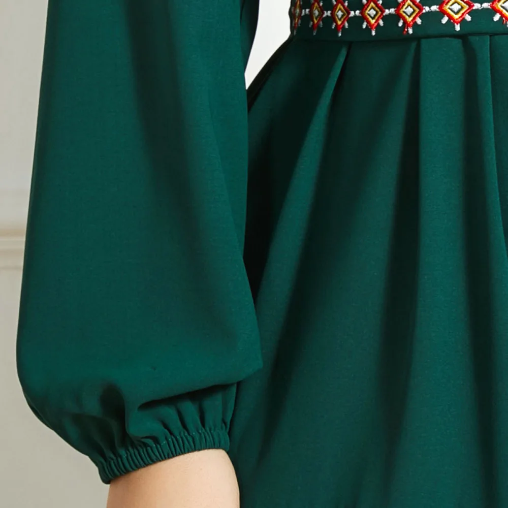 

Muslim Women's Dress Fashion Casual Temperament Elegant Loose Draw Back Solid Color Embroidery Folds Round Neck Long Sleeve