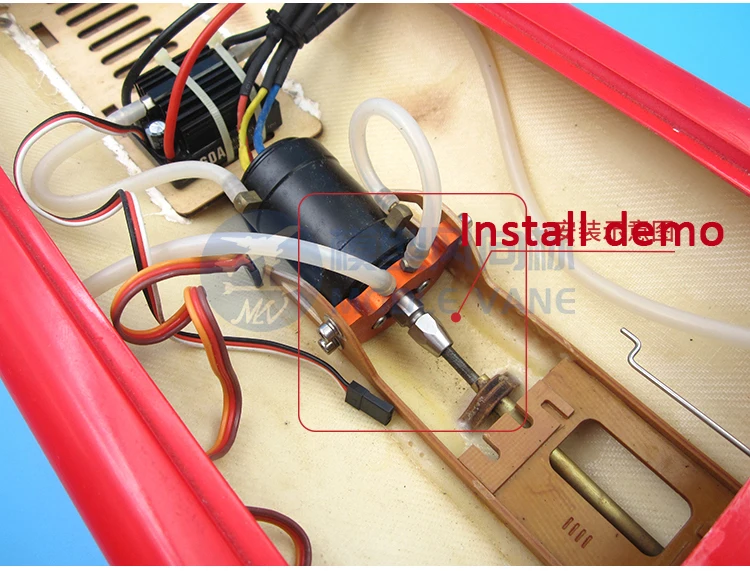 радиоуправляемая лодка гиб