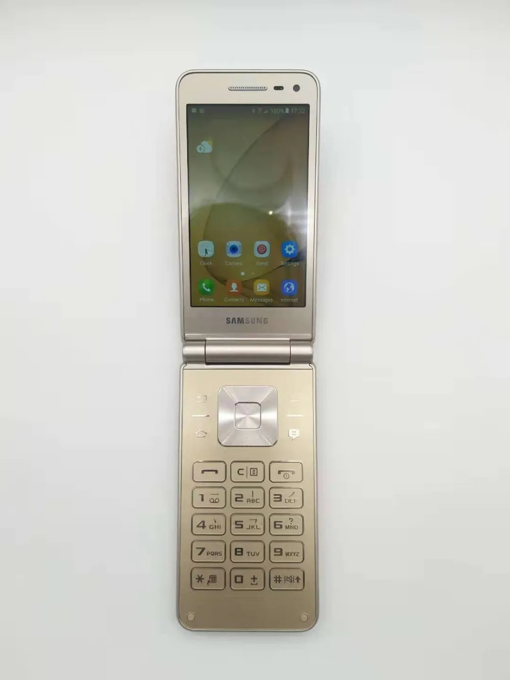 samsung Galaxy папка G1600, две sim-карты, четырехъядерный процессор, 2 Гб ОЗУ, 16 Гб ПЗУ, 8,0 МП, 3,8 дюйма, Android 6,0, смартфон с откидной крышкой, отремонтированный
