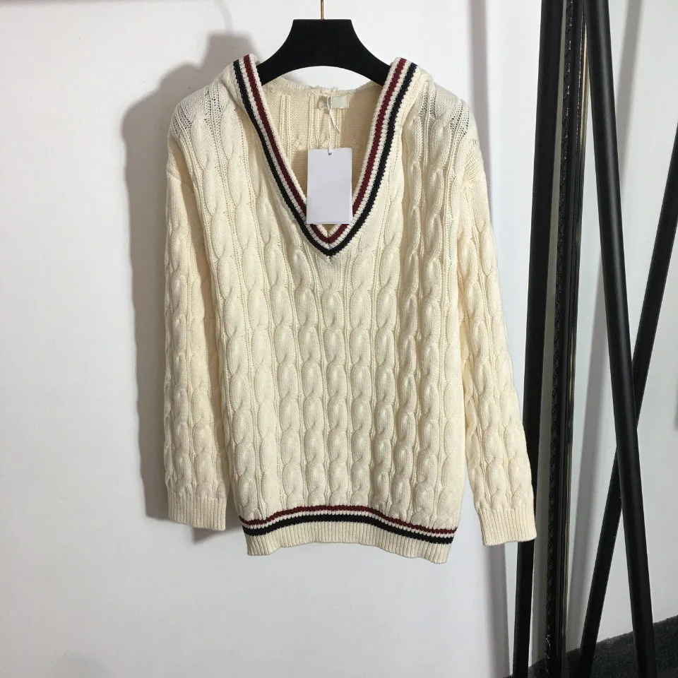 

Женский трикотажный свитер с V-образным вырезом и длинным рукавом