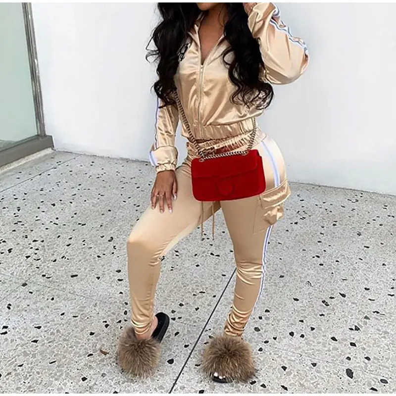 Комплект Спортивный женский из 2 предметов атласный укороченный пиджак на молнии