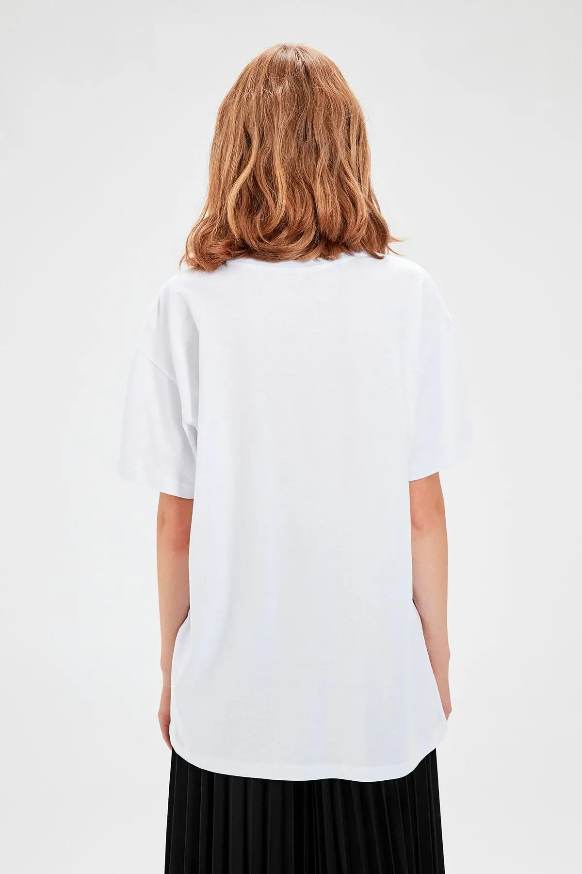 Trendyol белая трикотажная футболка с вырезами и карманами TWOAW20TS0124 | Женская одежда