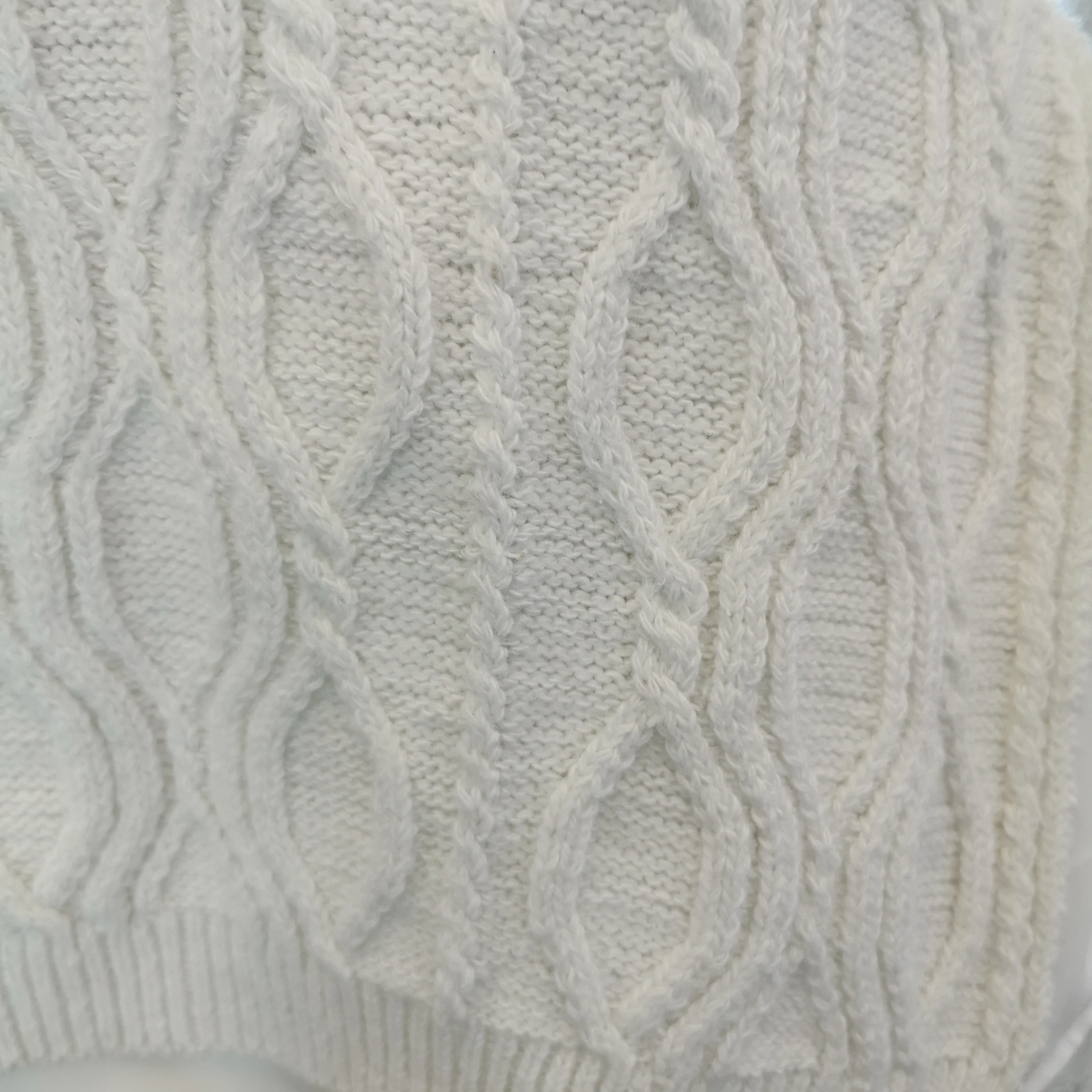 Женское трикотажное платье-свитер с длинным рукавом и высоким воротником |