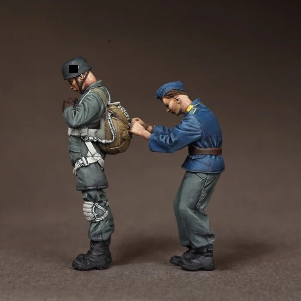 

1/35 Resin Model Figure GK，World War II military theme ， Unassembled and unpainted kit