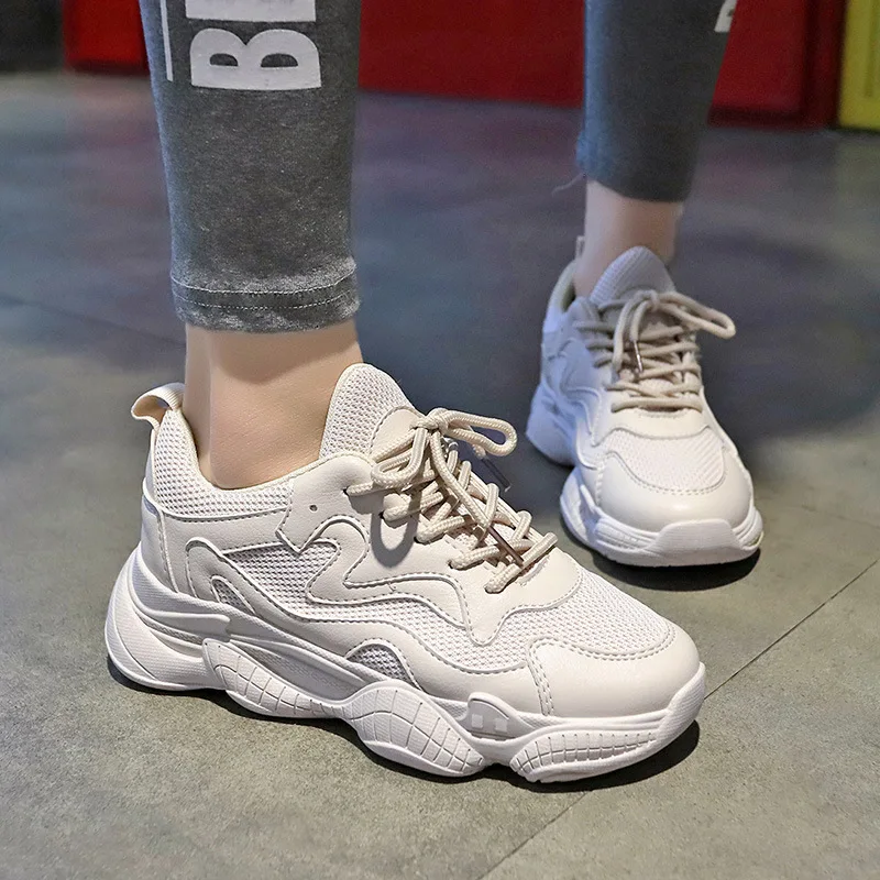 Женские повседневные кроссовки на вулканизированной подошве белые платформе Tenis