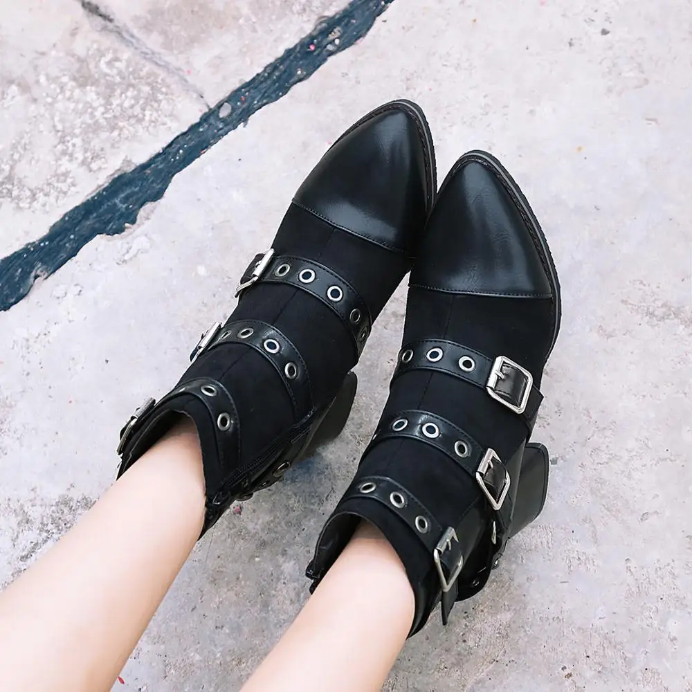 Женские короткие ботинки с пряжкой и заклепками на толстом каблуке большие 44 45 46