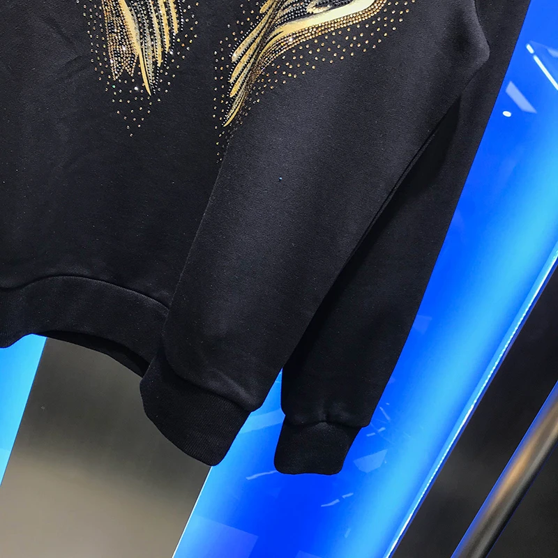 

Long sleeve sweater fashion brand 2020 men's autumn new bottoming shirt with unique personality and crown printing hot diamond