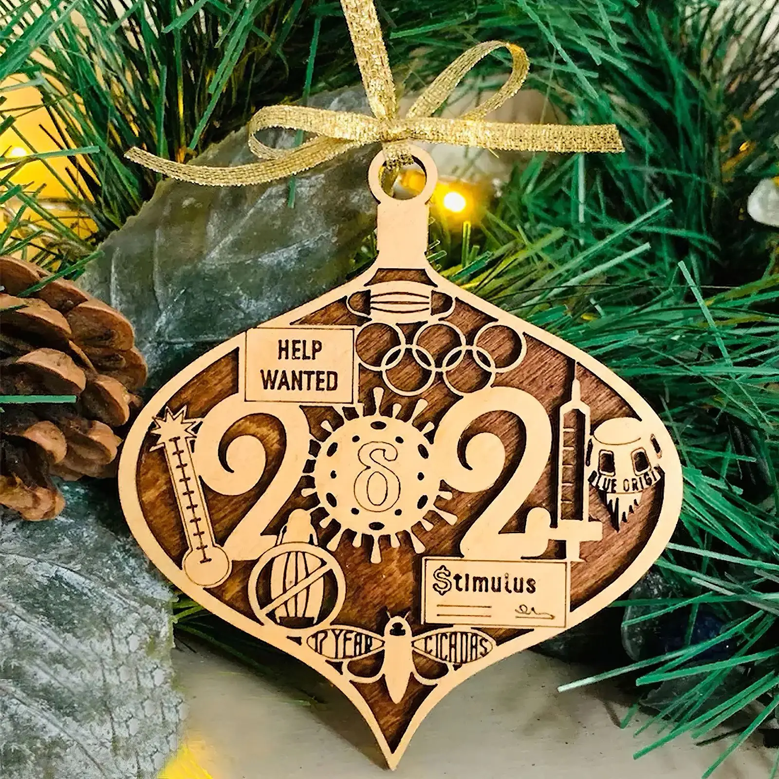 

Wooden Christmas Decoration Hanging Christmas Gift For Family Friends Colleagues Ornament Exquisite Christmas Hollow Pendant