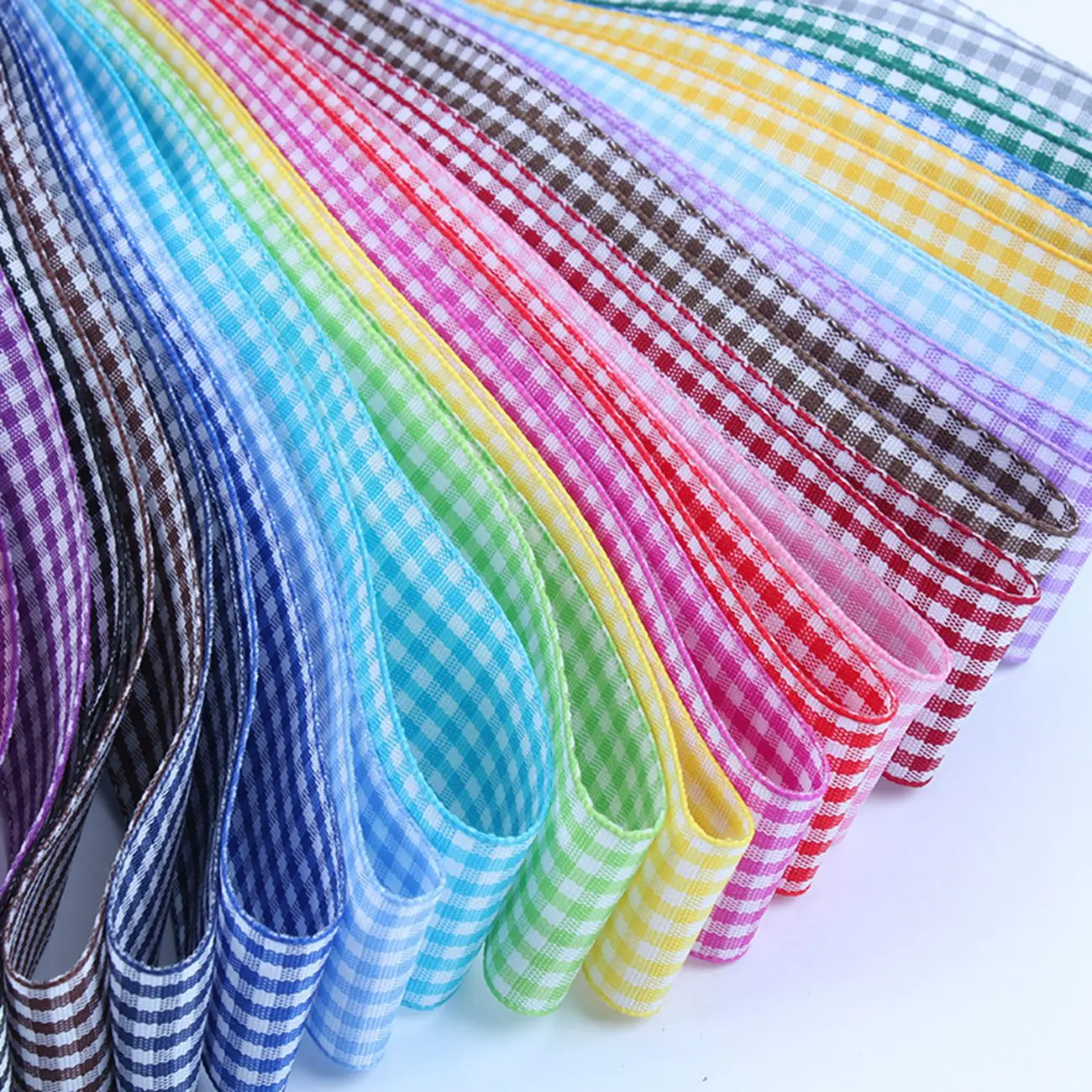 

Gingham Ribbon Checkered Ribbon 9MM Wide Taffeta Plaid Ribbon 50 Yard Long 100% Polyester Woven Edge For Christmas Gift Wrapping