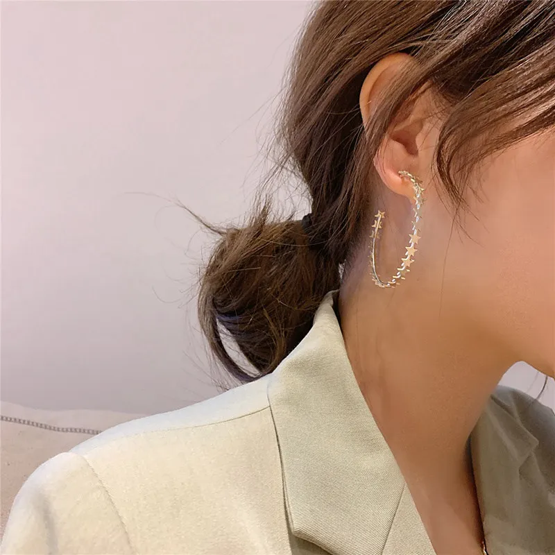 Серьги-кольца женские металлические золотистые в виде звезд | Украшения и