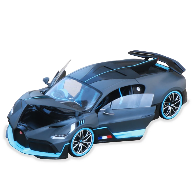 

Модель гоночного автомобиля Bugatti Chiron Sport Divo Bburago 1:18, новая в коробке