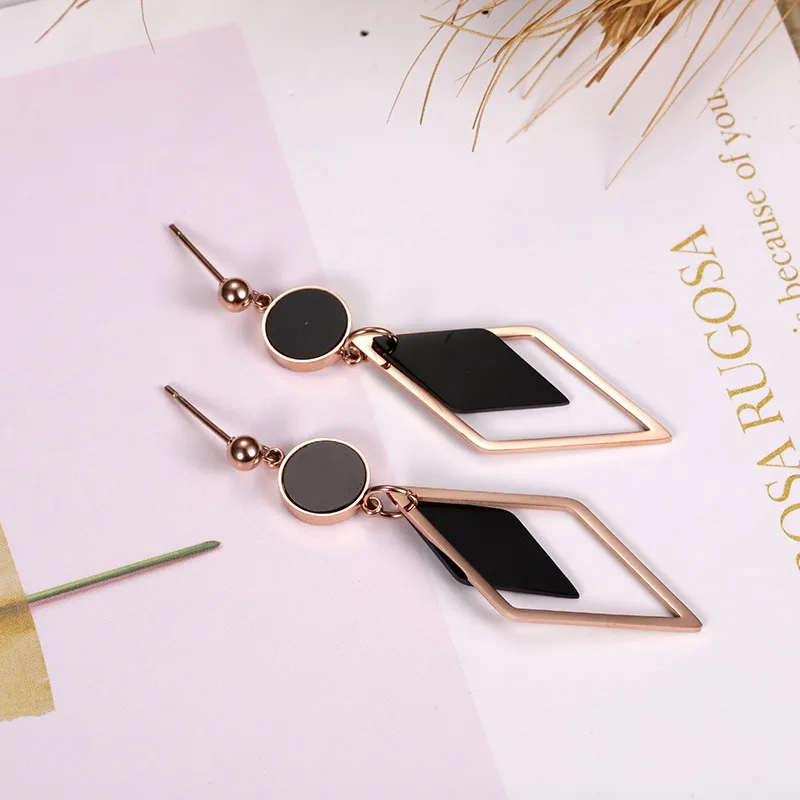 Модные милые неформальные серьги с ушками для женщин элегантные вечерние из