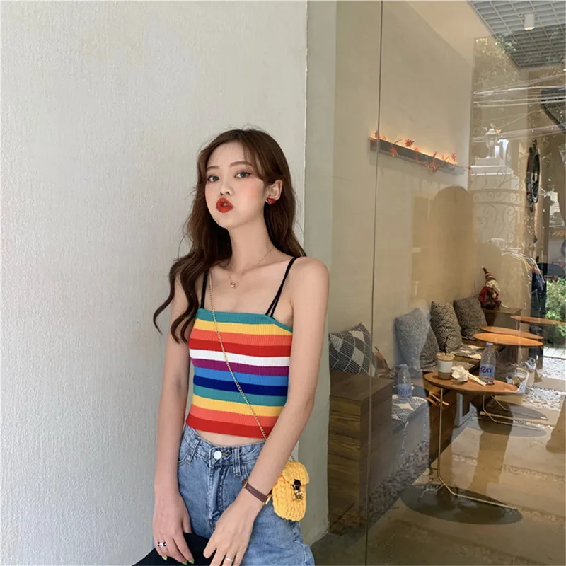 Сексуальный укороченный топ на бретельках женский летний в радужную полоску