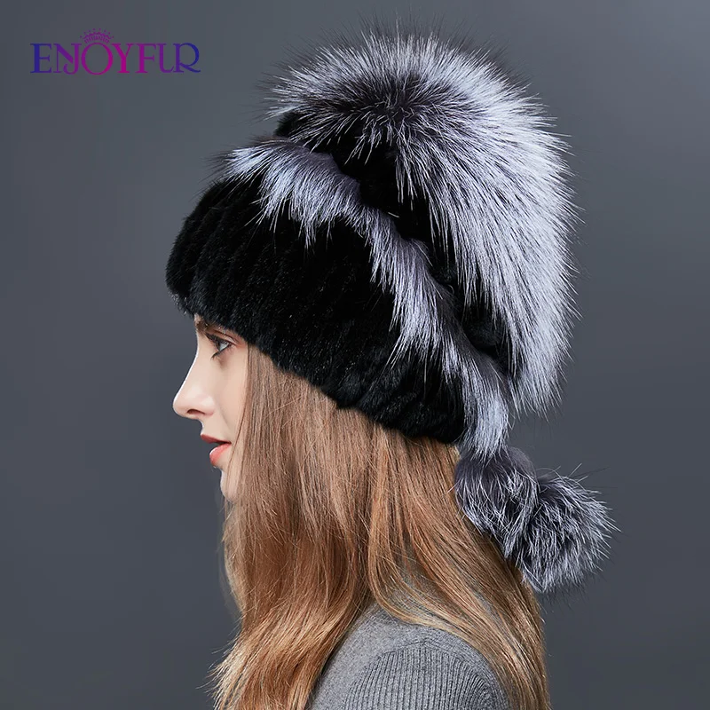 Женская шапка бини с двумя помпонами ENJOYFUR теплая из натурального меха норки