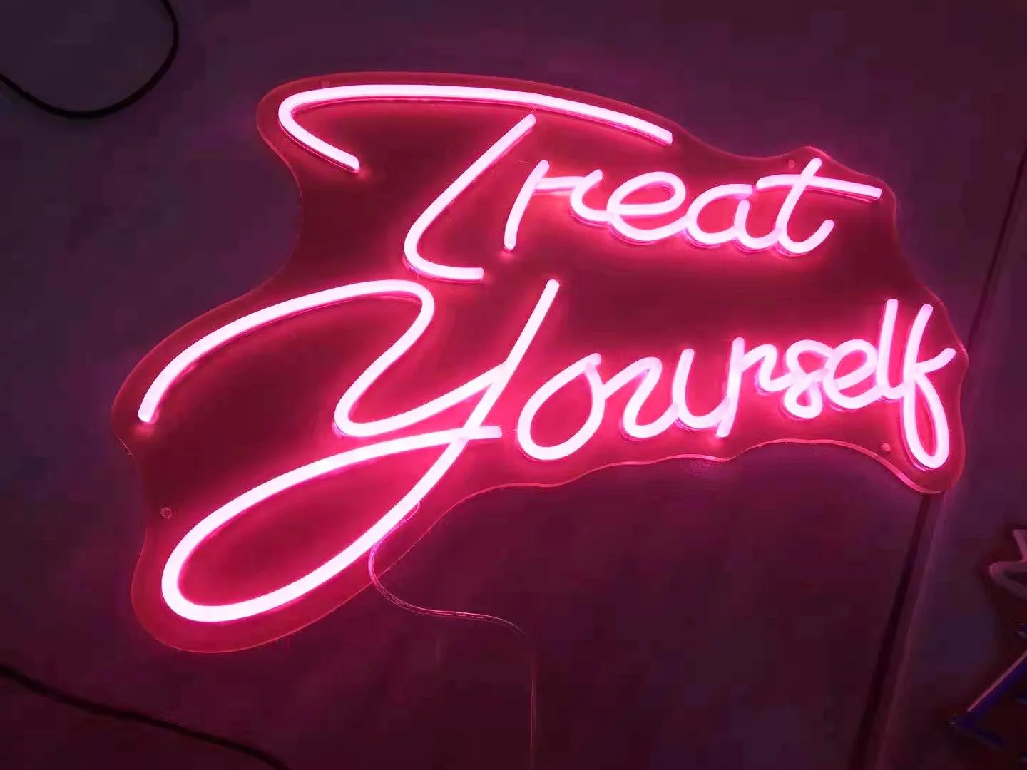 

Big Size Treat Yourself Custom Design Neon Lights Sign Room Wall Nightlight Any Size Led Bar Store Restroom Gentle Lumine