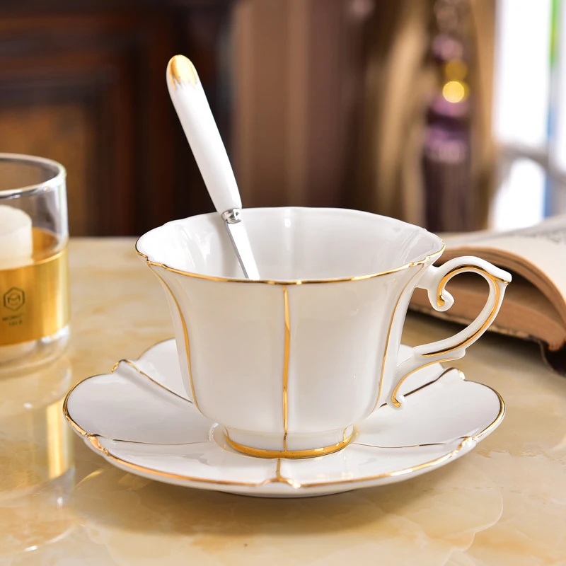 Высококачественный набор чашка чая, блюдце, ложка из костяного фарфора для кофе в кафе, элегантный продвинутый фарфоровый чайник в подарок на свадьбу.