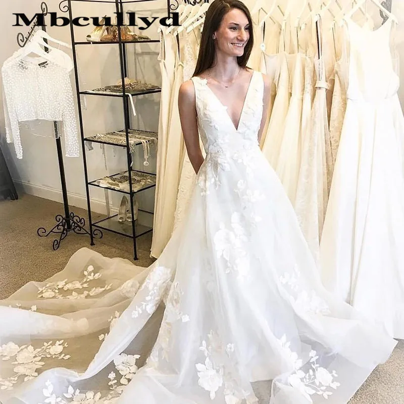 

Mbcullyd Gorgeous Lace Wedding Dress Long Court Train 2020 V Neck Appliques Satin Bridal Dresses For Women Vestido De Noiva