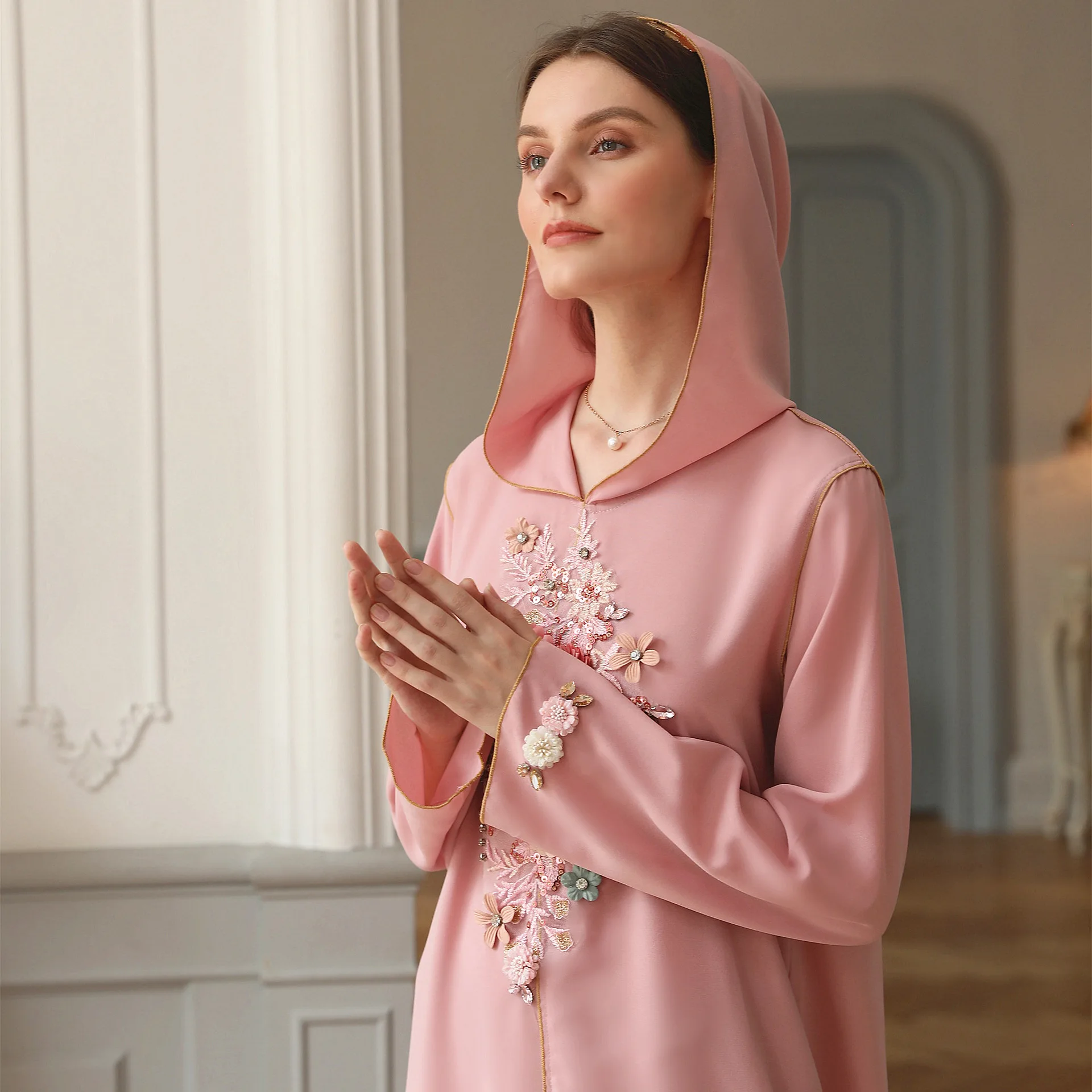 Женское длинное платье с капюшоном, розовое Повседневное платье ручной работы в мусульманском стиле с цветочным принтом, лето