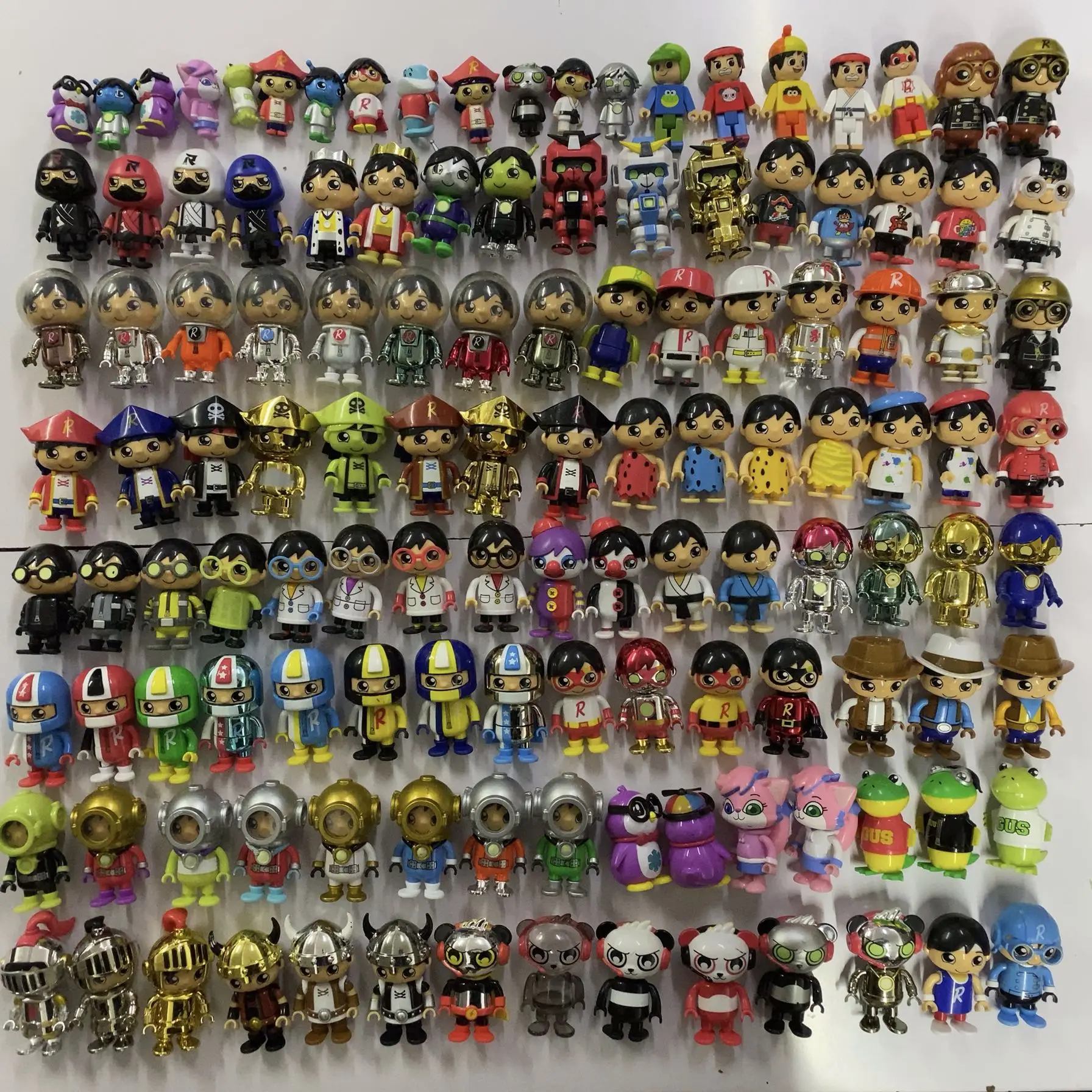 

Random Send 5/10/20/30pcs/lot Ryan World Ninja / Painter / Frog / Panda Action Figure Best Kids Toys For Boys&Girl Birthday Gift