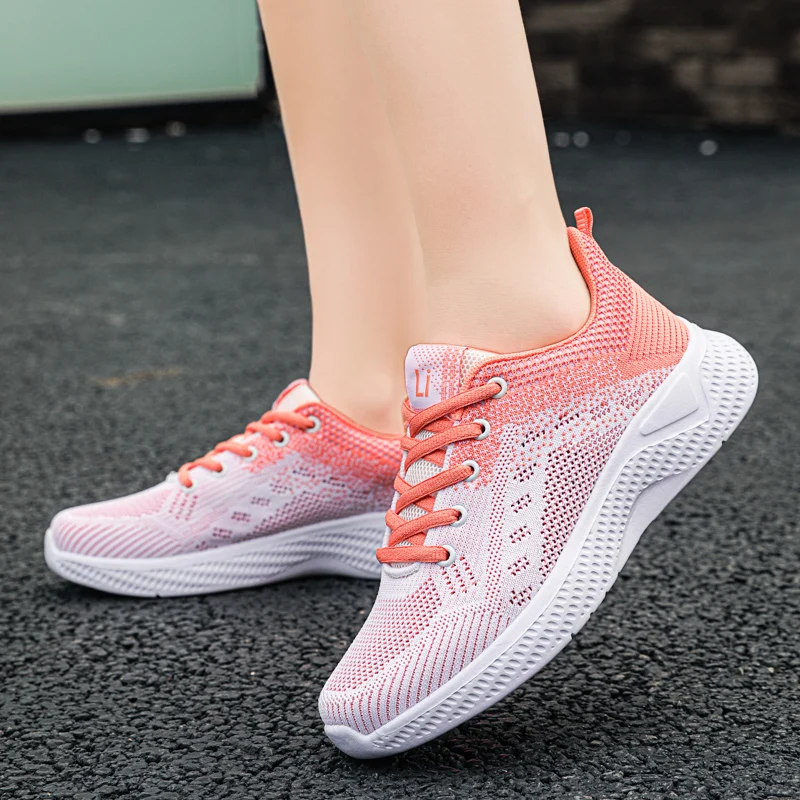 Женские кроссовки на шнуровке летние дышащие из сетчатого материала спортивная