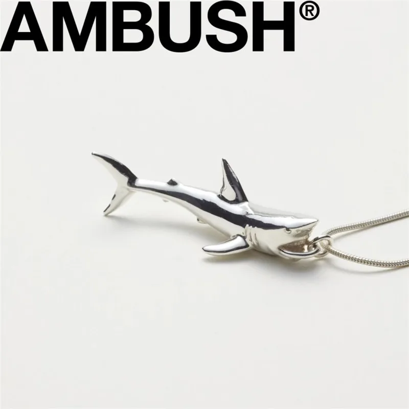 Серебряное ожерелье с Акульей амалью в виде амулета уличном стиле лучшее