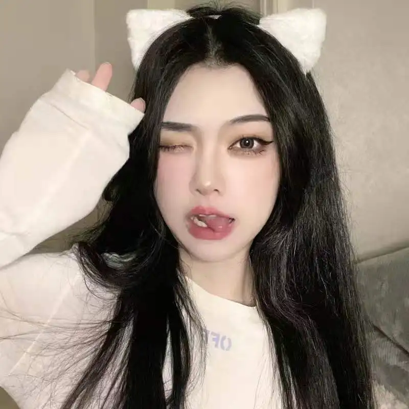 С украшением в виде кошачьих ушек головной убор для косплея медвежьими ушками