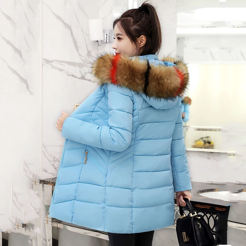 Женская приталенная куртка с капюшоном и меховым воротником длинная парка